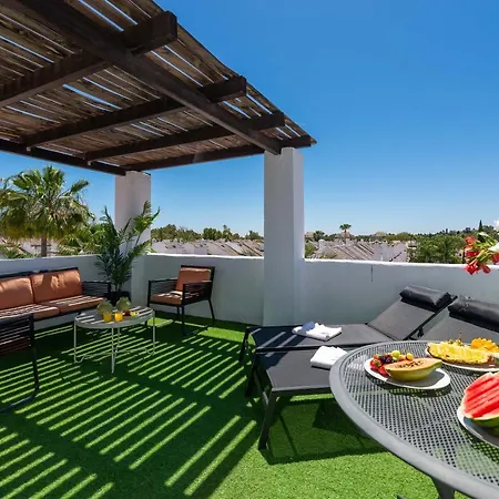 Spacious Penthouse In Naranjos - Up To 6 Guests! Lägenhet *