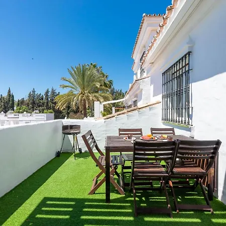 Lägenhet Spacious Penthouse In Naranjos - Up To 6 Guests!